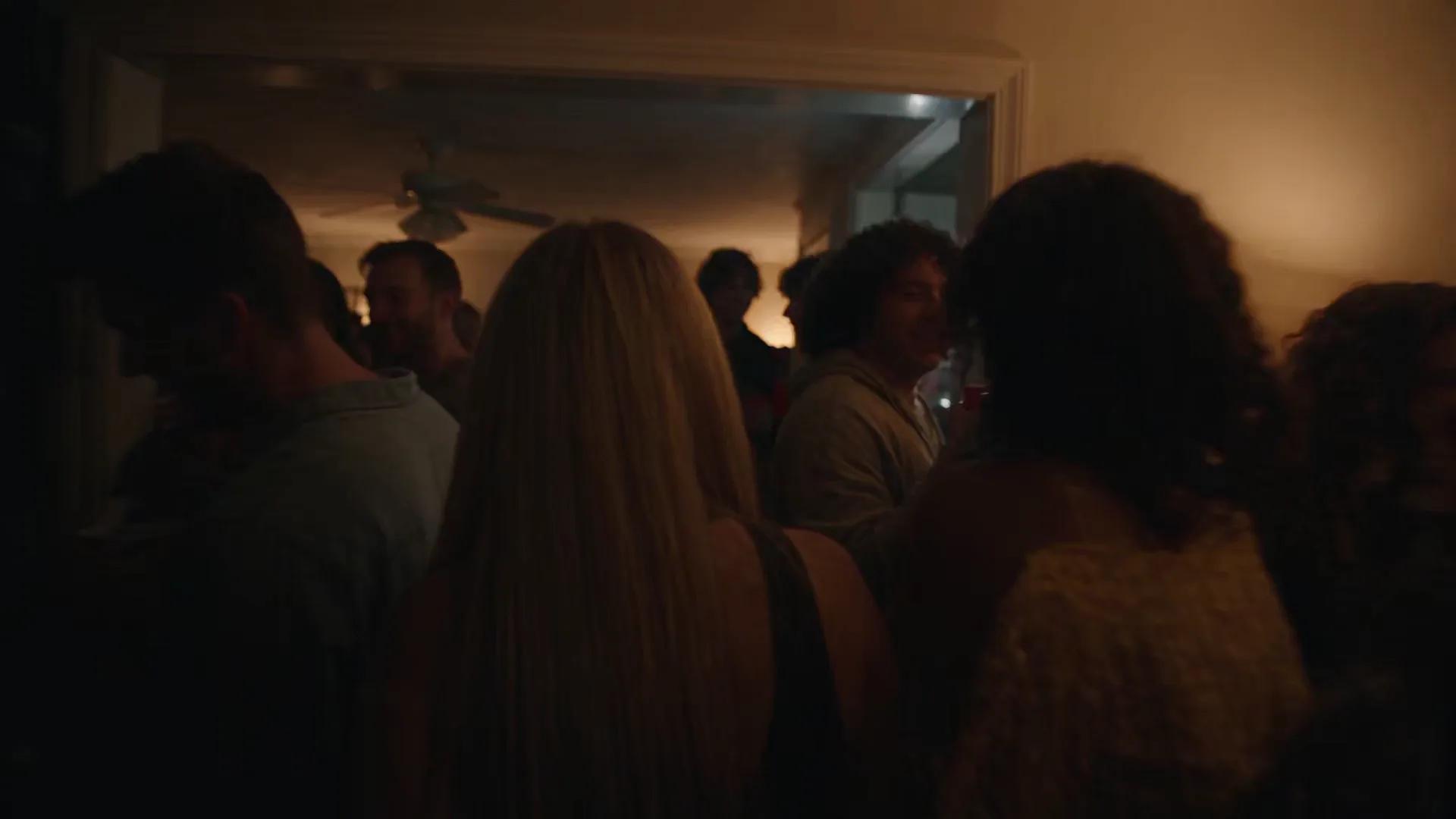 30-Second Smartphone Found-Footage House Party - Video prompt preview