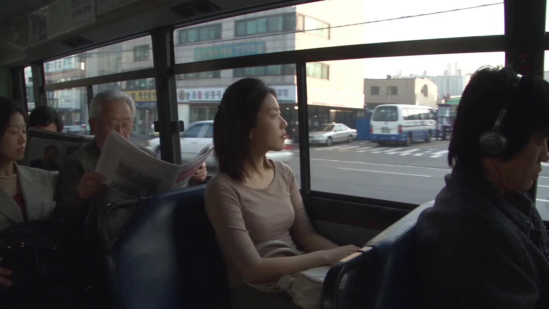 Early-2000s Korean MiniDV City Errand Video - Video prompt preview