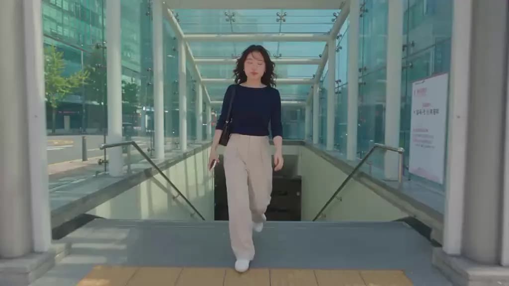 30-Second Realistic Seoul Afternoon Vlog - Video prompt preview