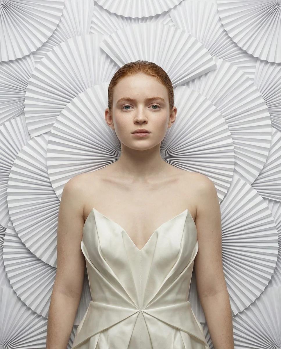 vibe_title_en": "The Origami Symphony",